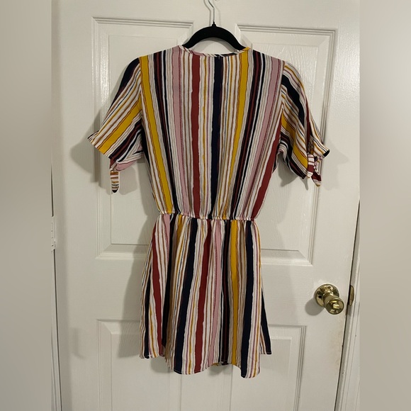 J for Justify Yellow and Blue Puff Sleeve Mini Sundress - Picture 4 of 7